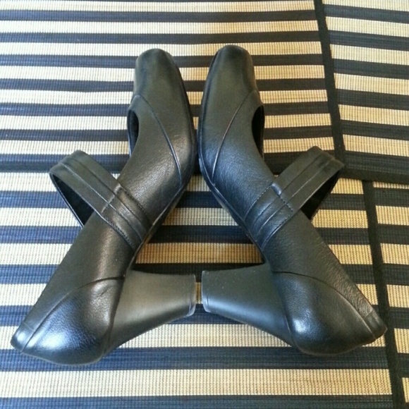 Women's shoes - Picture 3 of 5